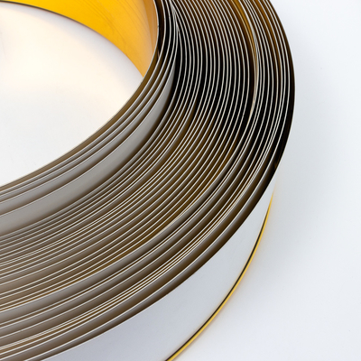 Eenvoudig gevouwen aluminium kaplet, brieven, 30 mm breed kanaalmateriaal